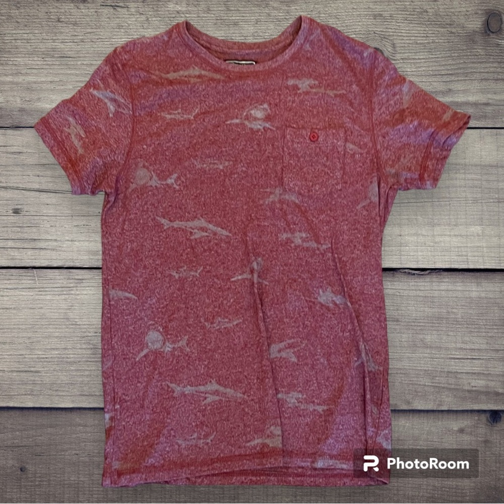 Front pocket, shark design, t-shirt